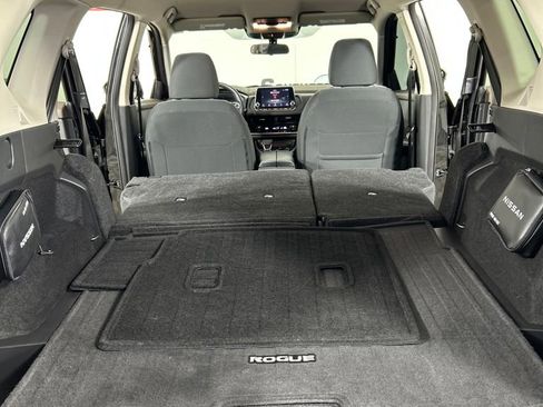 Used 2023 Nissan Rogue SV image 20