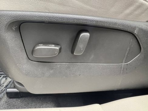 Used 2023 Buick Envision Avenir AWD/4WD image 33