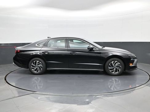 New 2026 Hyundai Sonata Blue FWD image 4