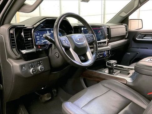 Used 2022 GMC Sierra 1500 SLT w/ SLT Premium Plus Package AWD/4WD image 12