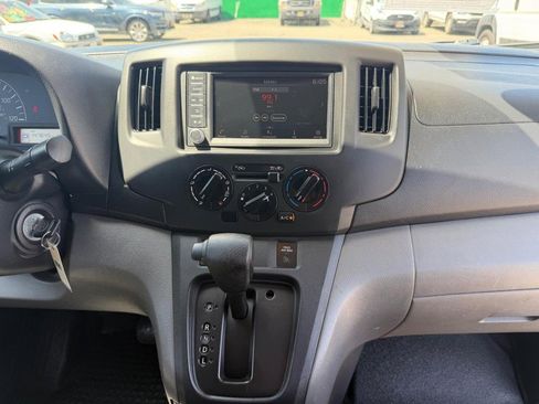Used 2020 Nissan NV200 S FWD image 33