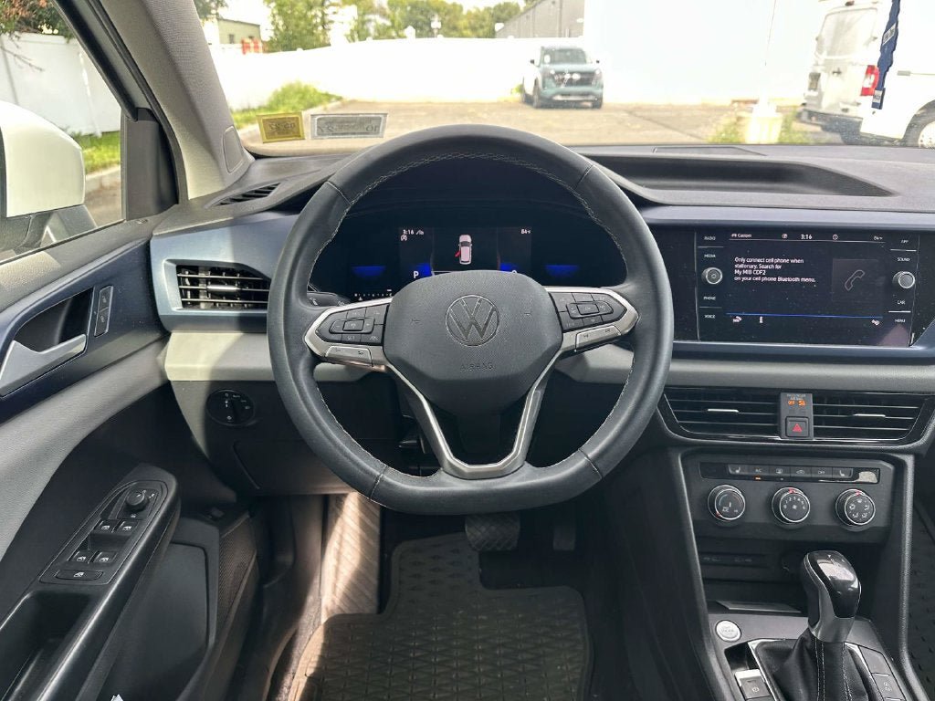 Used 2022 Volkswagen Taos SE AWD/4WD image 11