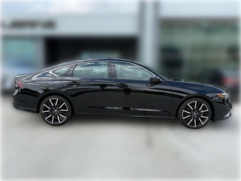 Used 2023 Honda Accord Touring image 10