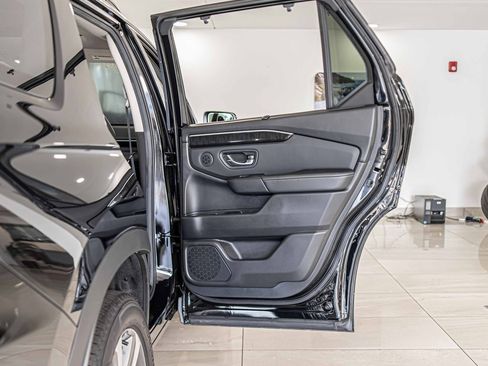 Used 2025 Honda Pilot Elite image 42