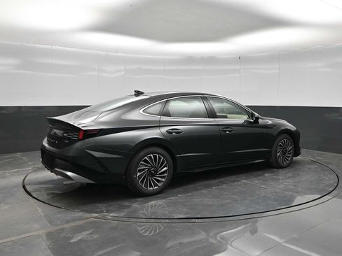 New 2026 Hyundai Sonata Limited FWD image 8