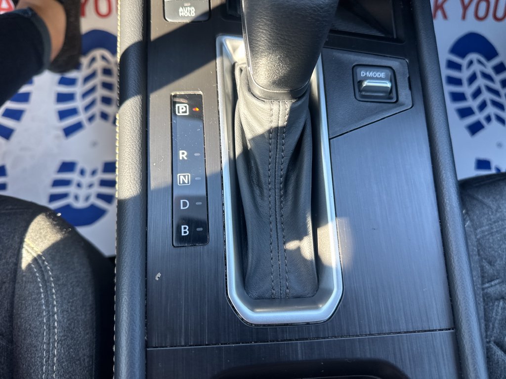 Used 2025 Nissan Kicks SV AWD/4WD image 25
