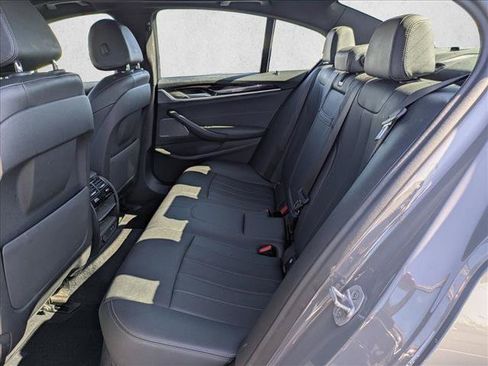 Used 2021 BMW 530e w/ Premium Package RWD image 19