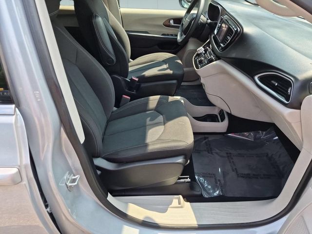 Used 2024 Chrysler Voyager LX FWD image 29