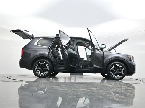 Used 2025 Kia Telluride S AWD/4WD image 61