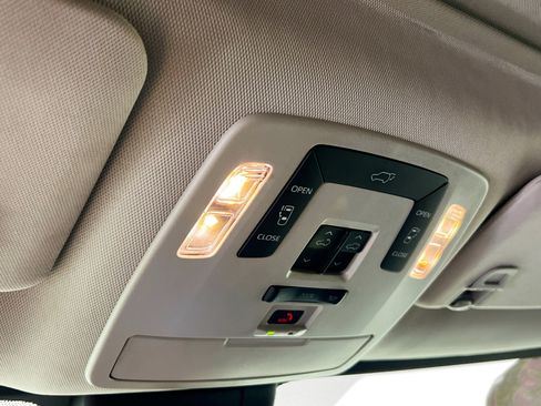 Used 2023 Toyota Sienna XLE FWD image 20