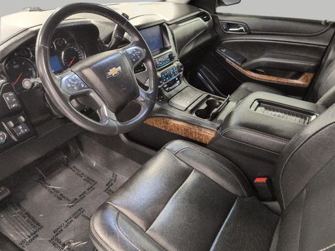 Used 2019 Chevrolet Suburban Premier AWD/4WD image 9