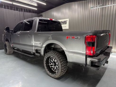 Used 2023 Ford F250 Lariat w/ Lariat Ultimate Package AWD/4WD image 3