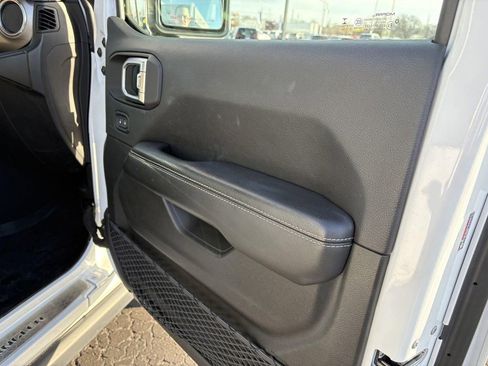 Used 2020 Jeep Wrangler Unlimited Rubicon AWD/4WD image 11