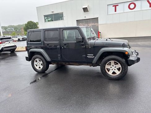 Used 2011 Jeep Wrangler Unlimited Sport AWD/4WD image 4
