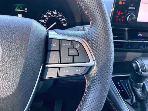 Certified 2021 Toyota Sienna XSE image 24