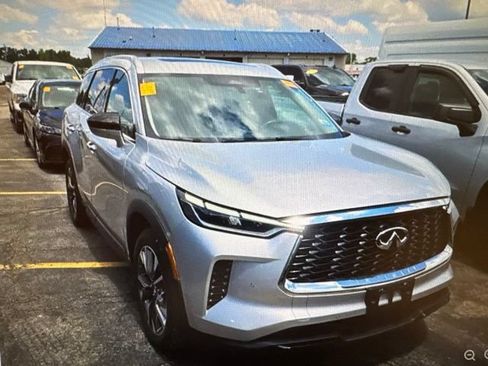 Used 2023 INFINITI QX60 Luxe AWD/4WD image 4