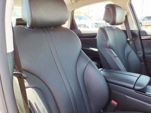 Used 2025 Genesis G80 2.5T image 12