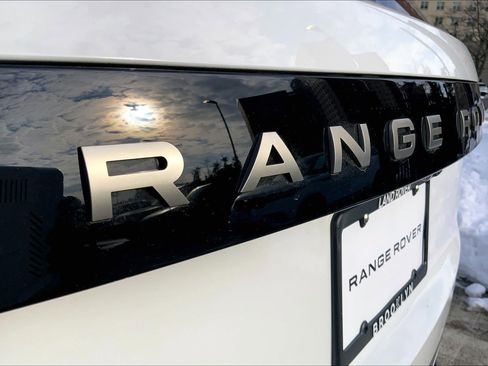 New 2026 Land Rover Range Rover SE image 15