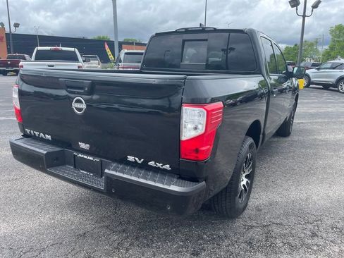 Used 2023 Nissan Titan SV image 5