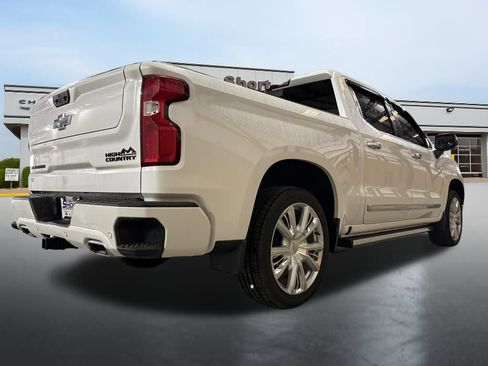 Used 2022 Chevrolet Silverado 1500 High Country w/ Technology Package image 13