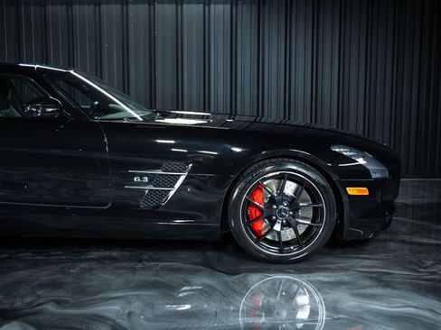 Used 2012 Mercedes-Benz SLS AMG Coupe image 40