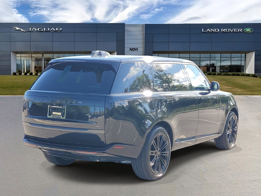New 2026 Land Rover Range Rover Long Wheelbase SE AWD/4WD image 4