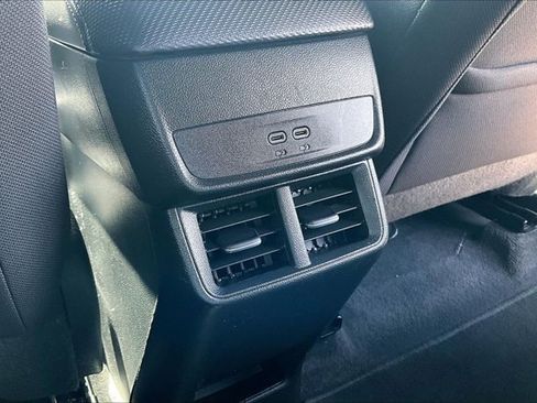 Used 2026 Chevrolet Equinox LT AWD/4WD image 10