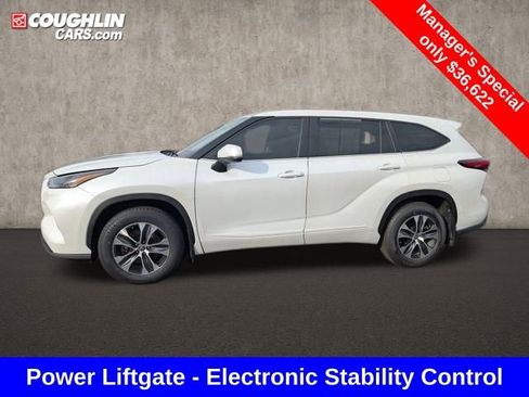 Used 2023 Toyota Highlander XLE image 5