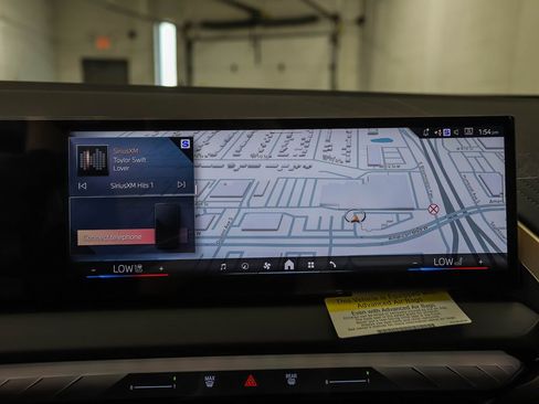 Used 2025 BMW X3 xDrive30i w/ Premium Package image 16