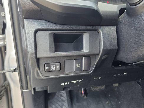 Used 2019 Toyota Tacoma SR w/ SR Convenience Package RWD image 19