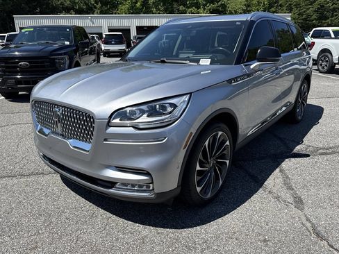 Used 2022 Lincoln Aviator Reserve w/ Equipment Group 201A AWD/4WD image 3