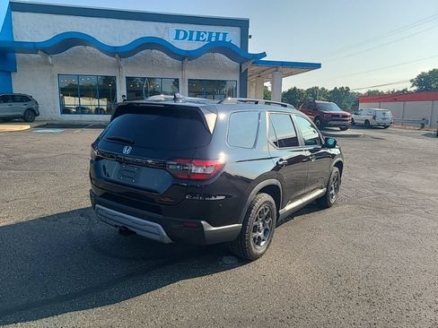 Used 2025 Honda Pilot TrailSport image 5