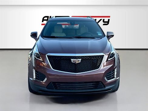 Used 2022 Cadillac XT5 Sportv w/ Technology Package image 2