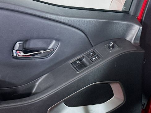 Used 2025 Nissan Frontier SV w/ SV Convenience Package image 15