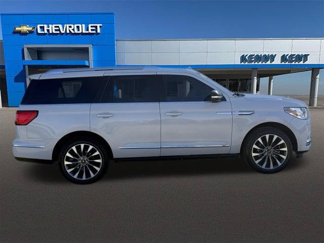 Used 2021 Lincoln Navigator Reserve w/ Luxury Package AWD/4WD image 3