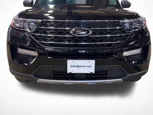 Used 2023 Ford Explorer XLT w/ Equipment Group 202A image 3
