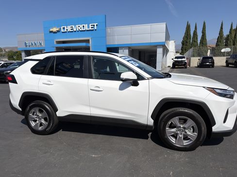 Used 2025 Toyota RAV4 XLE FWD image 9