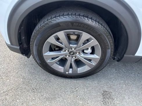 Used 2026 Ford Explorer Active w/ Active Comfort Package AWD/4WD image 12