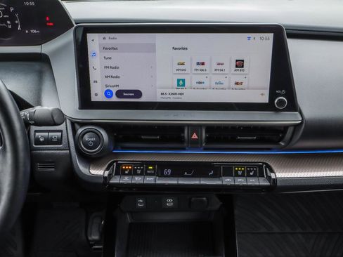 Used 2024 Toyota Prius Limited w/ Limited Premium Package image 33