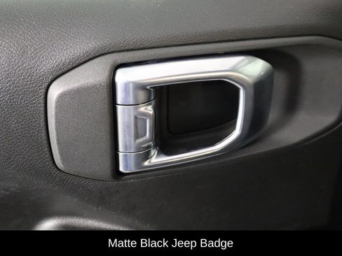 Used 2022 Jeep Wrangler Sport AWD/4WD image 20