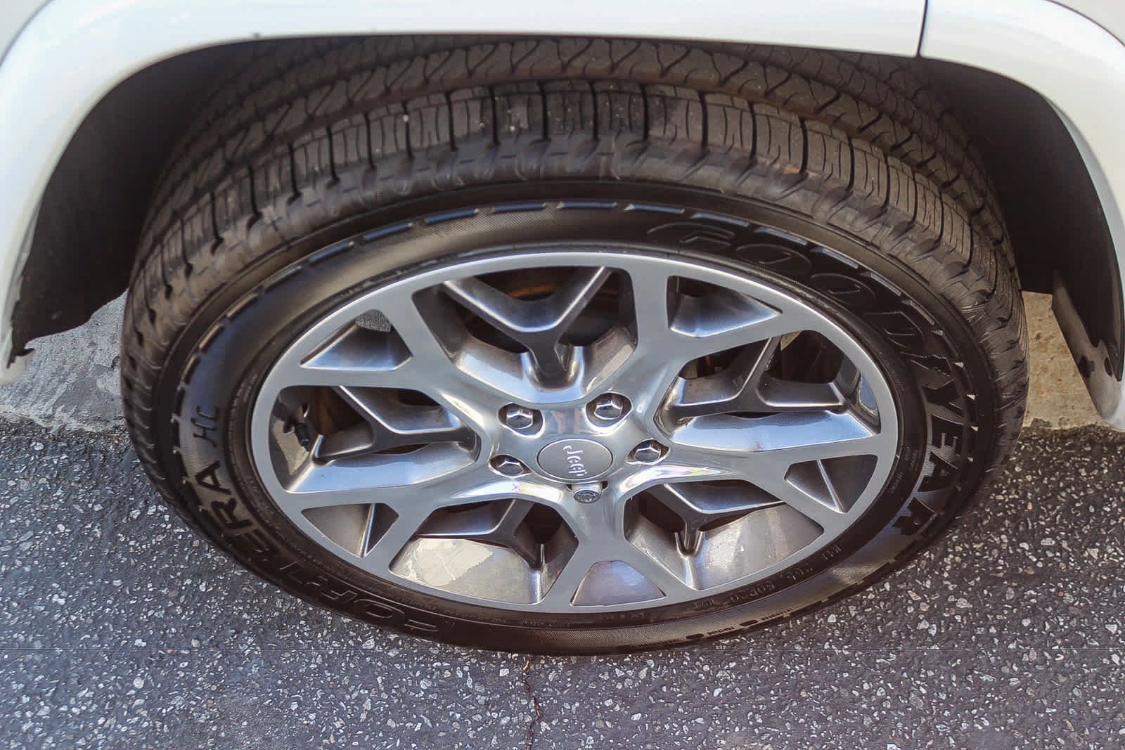 Used 2021 Jeep Grand Cherokee Overland AWD/4WD image 9