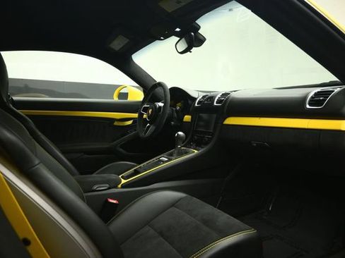 Used 2016 Porsche Cayman GT4 RWD image 5