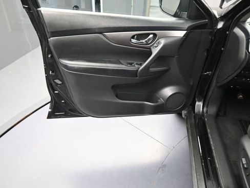 Used 2016 Nissan Rogue SV image 51
