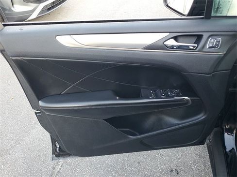 Used 2017 Lincoln MKC Premiere image 14