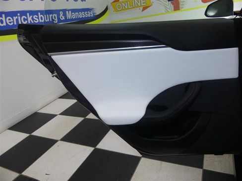 Used 2021 Tesla Model S Plaid image 23