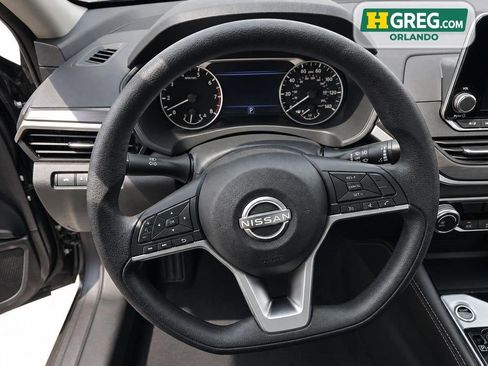 Used 2023 Nissan Altima 2.5 SV FWD image 10