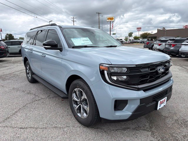 New 2027 Ford Expedition Max Active RWD image 3