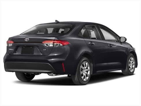 Used 2023 Toyota Corolla LE image 2