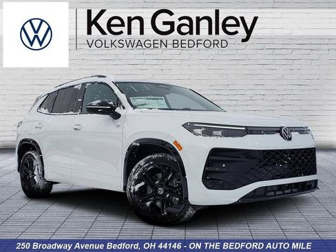 New 2026 Volkswagen Tiguan SE R-Line image 1