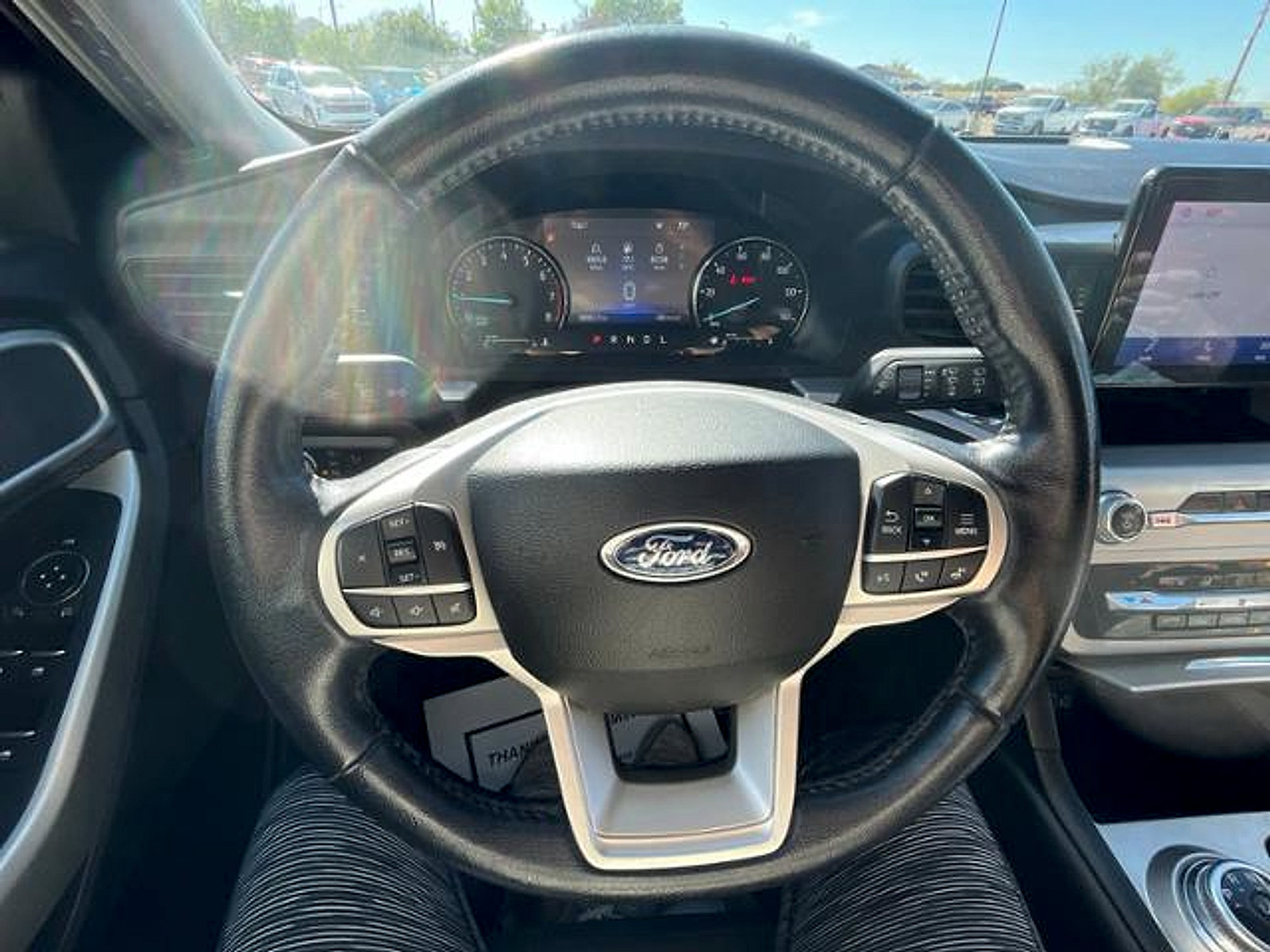 Used 2022 Ford Explorer XLT AWD/4WD image 28